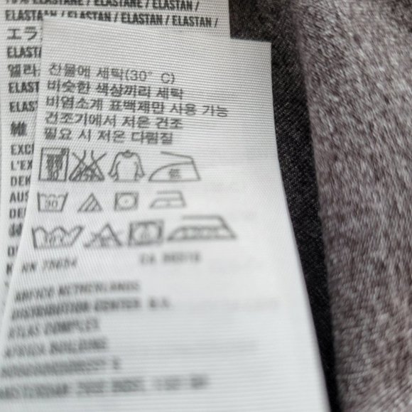 Abercrombie & Fitch Long Sleeved 1/2 Zip Athletic Top Size Medium - Picture 13 of 14